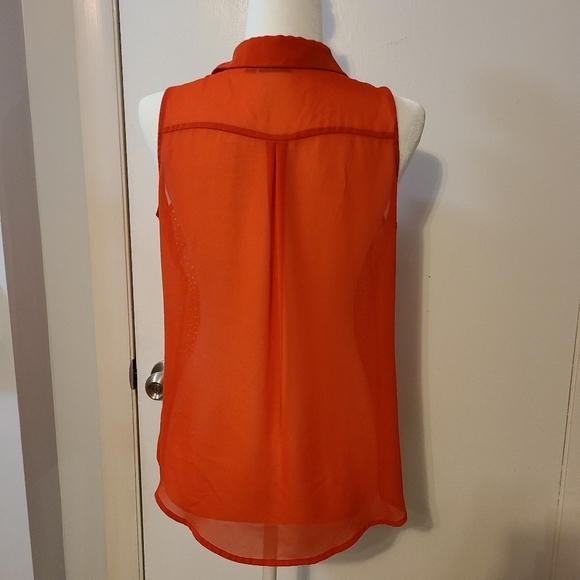 Sleeveless collard blouse with cut outs. - Picture 2 of 4